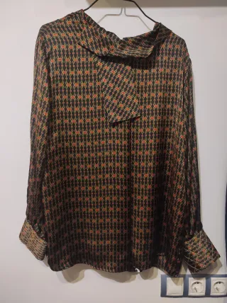 Elegante blusa de Zara estampada