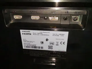 Monitor Samsung UHD 4K UE590