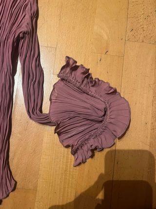 Camisa rosa con cuello de flores