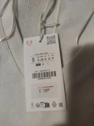 Blusa blanca con encaje