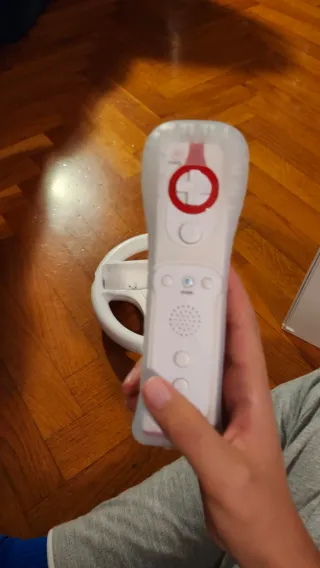 Nintendo Wii + Mario Kart + Mando + volante per auto