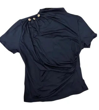 Elegante camiseta negra verano