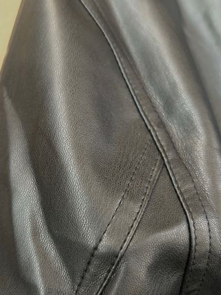 Chaqueta polipiel negra botones XL