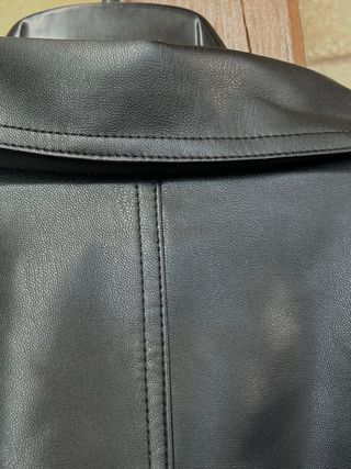 Chaqueta polipiel negra botones XL