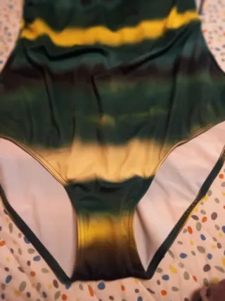 Bañador verde y amarillo