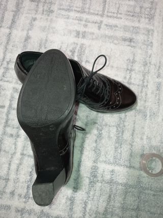 Zapato tacón abotinado piel negro