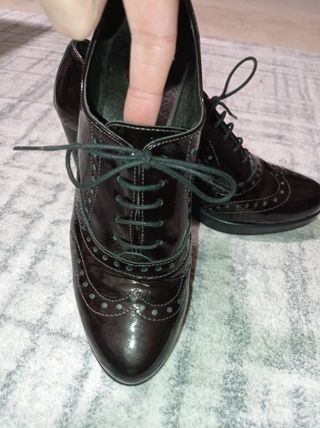 Zapato tacón abotinado piel negro