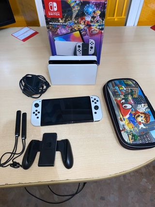 Nintendo Switch OLED Mario Kart 8 Deluxe