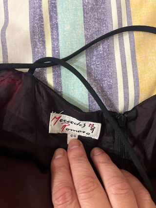 Vestido largo negro con flor