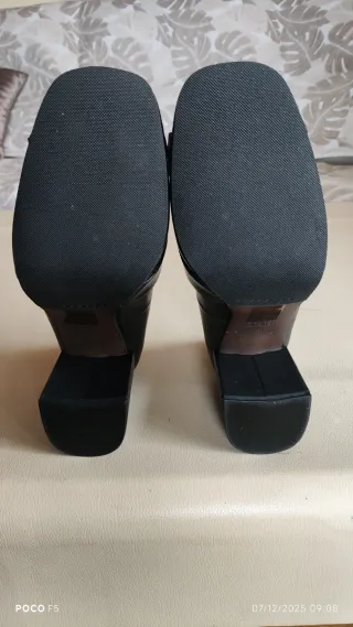 Zapatos de tacón de piel negros