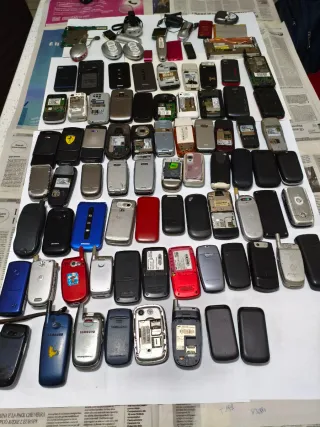 Lotto 67 cellulari vintage + MP3