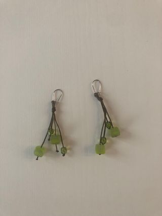 Conjunto de colgante, pendientes y anillo