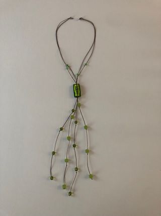 Conjunto de colgante, pendientes y anillo