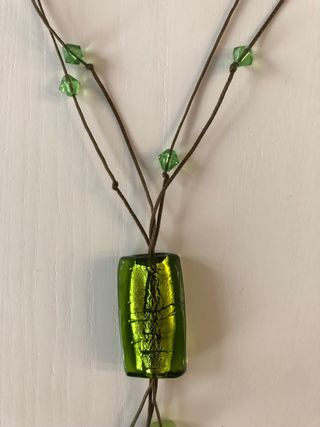 Conjunto de colgante, pendientes y anillo