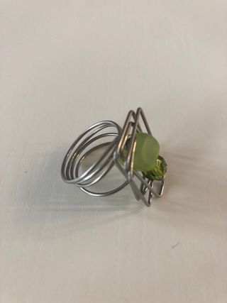 Conjunto de colgante, pendientes y anillo