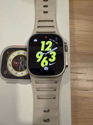 Apple Watch Ultra com pulseiras