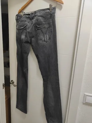 Vaqueros Miss Sixty Slim grises T.32/34