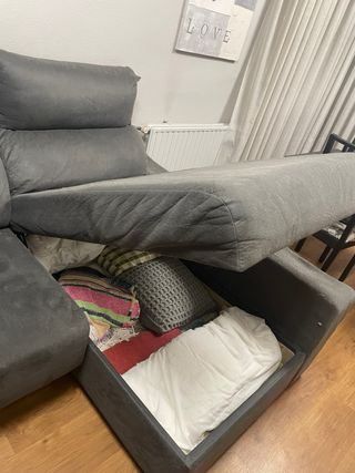 Sofá chaise longue gris 3 plazas + 2 pufs