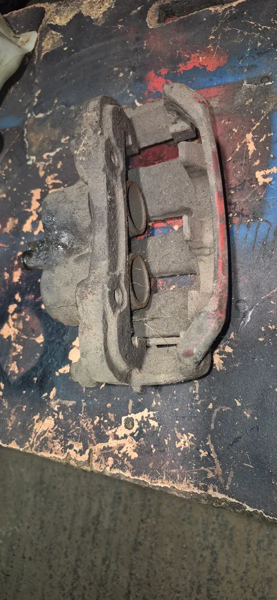 Pinza Freno Nissan Terrano 1 Izquierda delantera