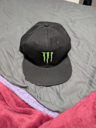 Gorra Monster Negra con Logo Verde