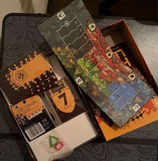 Gioco da tavolo Hidden Leaders