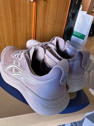 Asics Gel Nimbus 27 Beige/Rosa Talla 37.5