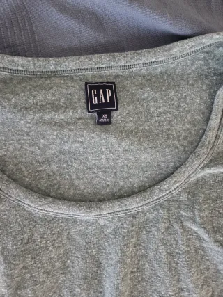 Camiseta Gap Manga Larga Gris