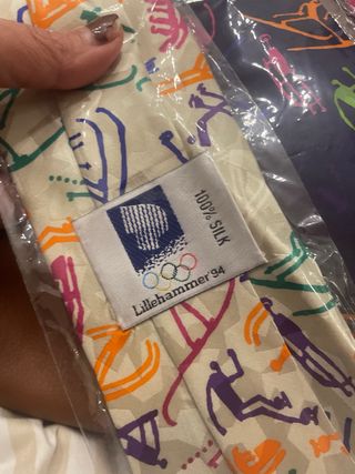 Cravatta seta italiana nuova con cartellini