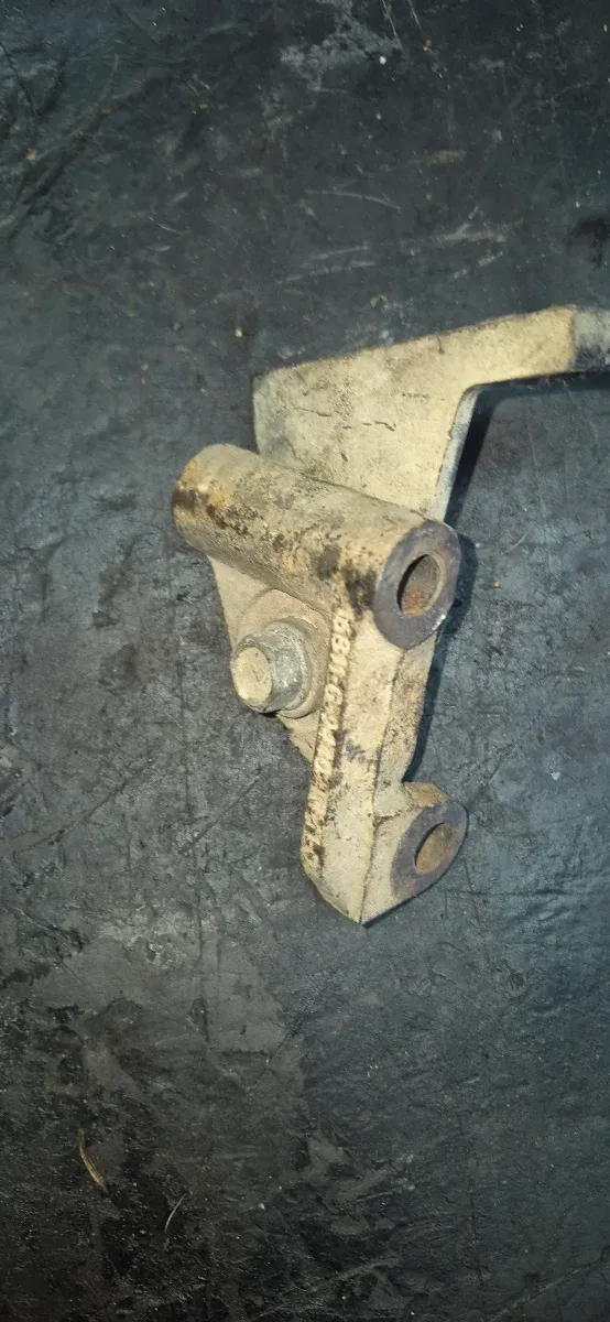 Soporte Bomba Inyectora Nissan Terrano 2