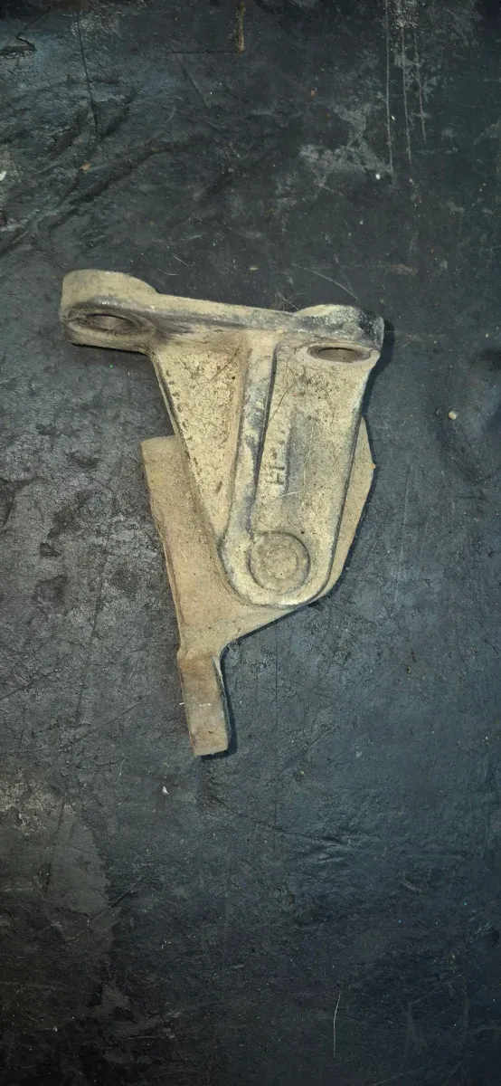 Soporte Bomba Inyectora Nissan Terrano 2