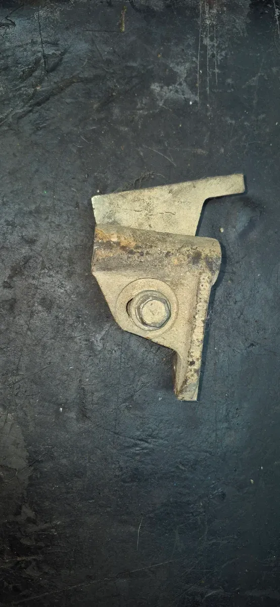 Soporte Bomba Inyectora Nissan Terrano 2