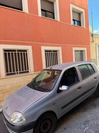 Renault Clio 2001