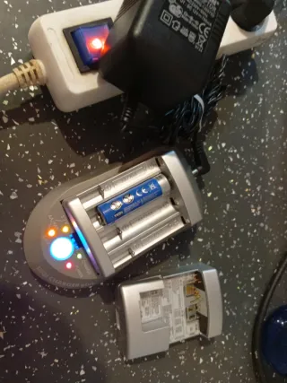 Cargador de Pilas TEDI AA/AAA