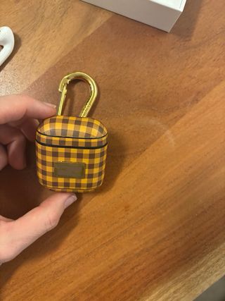 Airpods 2ª Gen con scatola, cavo e custodia di Fendi