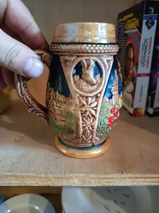 Boccale in ceramica decorato