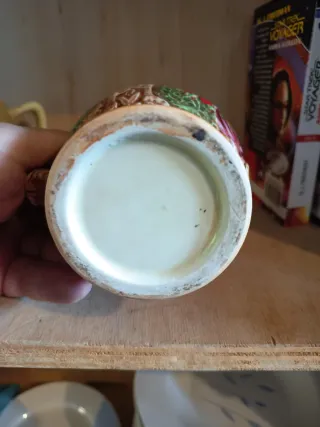 Boccale in ceramica decorato