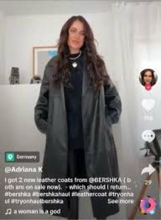 Abrigo gabardina largo Bershka negro