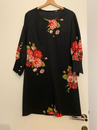 Abiti lunghi e giacca  nera eleganti da donna