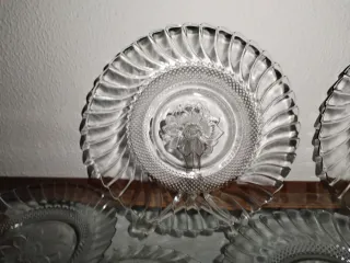 Platos de cristal vintage Kig Indonesia