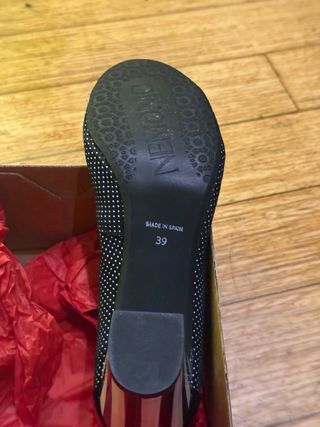 Zapatos de tacón Lobe lunares