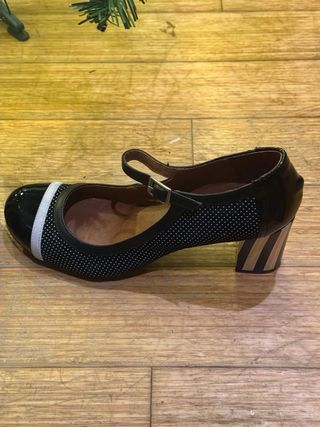 Zapatos de tacón Lobe lunares