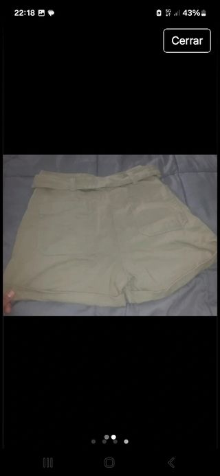 Shorts Bershka verde militar