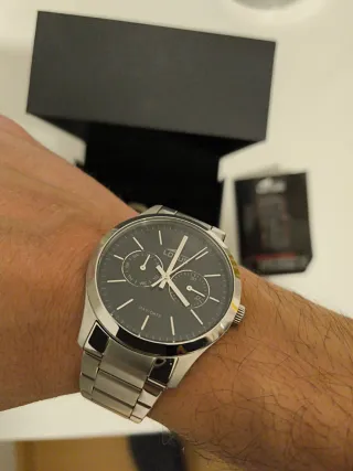 Reloj Lotus Negro y Plateado