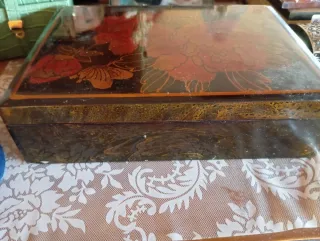 Caja joyero artesanal madera lacada flores