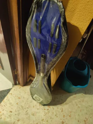 Monopatín dos ruedas azul