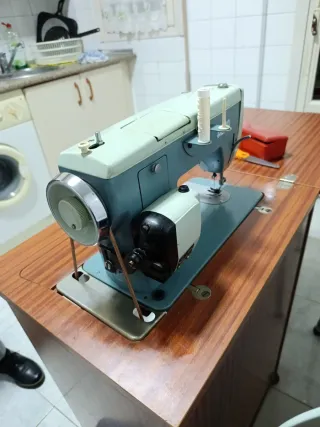 Máquina de coser Alfa Alfamatic 169