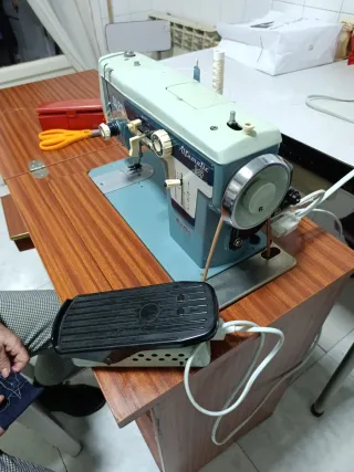 Máquina de coser Alfa Alfamatic 169