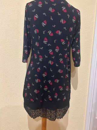 Vestido negro estampado floral