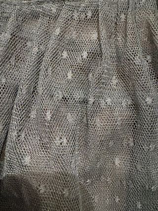 Blusa tul bordada flores y plumas