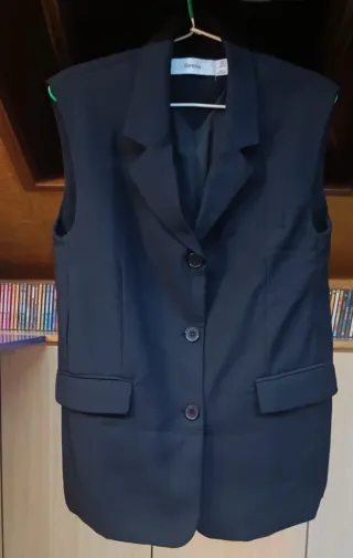 Chaleco largo Bershka negro talla M